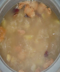 杏仁燉雪耳的做法 杏仁燉雪耳的做法