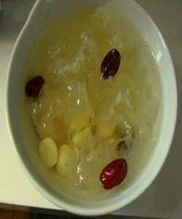 冰鎮(zhèn)蒜味銀耳的做法 冰鎮(zhèn)蒜味銀耳的做法
