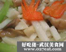 芹菜拌洋芋的做法 芹菜拌洋芋的做法