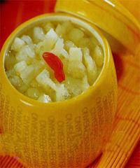 鮮百合雪梨瘦肉雪蛤湯的做法 鮮百合雪梨瘦肉雪蛤湯的做法