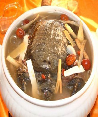 天麻當(dāng)歸水魚湯的做法 天麻當(dāng)歸水魚湯的做法