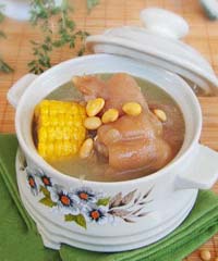 黃豆豬手湯的做法 黃豆豬手湯的做法