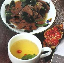 炒豬肝菠菜的做法 炒豬肝菠菜的做法