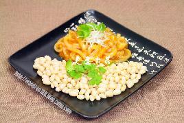 白扁豆紅汁豬皮的做法 白扁豆紅汁豬皮的做法