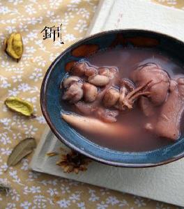 花生墨魚煲豬腳的做法 花生墨魚煲豬腳的做法