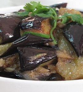 蒜香咸魚燒茄子的做法 蒜香咸魚燒茄子的做法