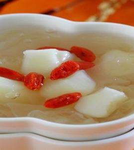 荸薺燉銀耳的做法 荸薺燉銀耳的做法