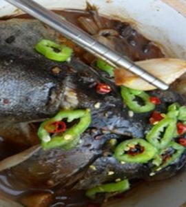 香辣魚頭煲的做法 香辣魚頭煲的做法