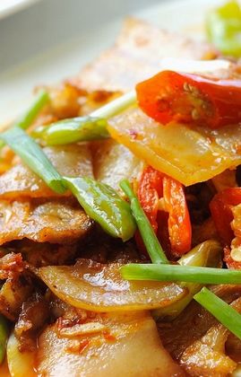 旱蒸回鍋肉的做法 旱蒸回鍋肉的做法