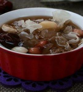 銀耳紅棗蓮子湯的做法 銀耳紅棗蓮子湯的做法