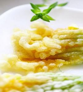 酥炸南瓜花的做法 酥炸南瓜花的做法