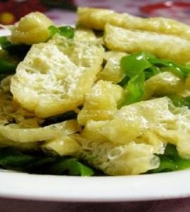 油豆腐炒青椒的做法 油豆腐炒青椒的做法