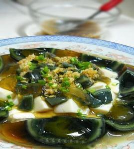 涼拌皮蛋豆腐的做法 涼拌皮蛋豆腐的做法