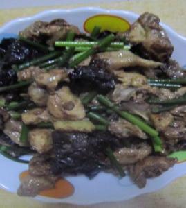 苗香木耳雞的做法 苗香木耳雞的做法