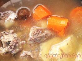 無(wú)花果粉葛煲豬骨的做法 無(wú)花果粉葛煲豬骨的做法