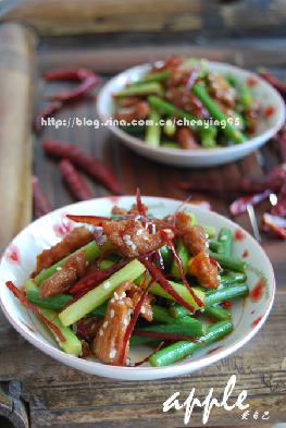 紅椒蒜苗炒煎豬肉的做法 紅椒蒜苗炒煎豬肉的做法