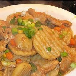 沙嗲豬肉燜土豆的做法 沙嗲豬肉燜土豆的做法