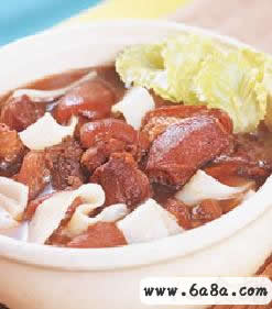 豬腳河粉砂鍋煲的做法 豬腳河粉砂鍋煲的做法