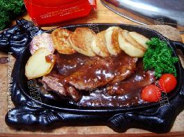 鐵板黑椒牛扒的做法 鐵板黑椒牛扒的做法