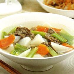 美味清燉牛肉湯的做法 美味清燉牛肉湯的做法