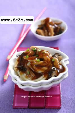 雞絲打鹵面的做法 雞絲打鹵面的做法