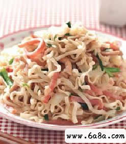 火腿雞絲炒面的做法 火腿雞絲炒面的做法