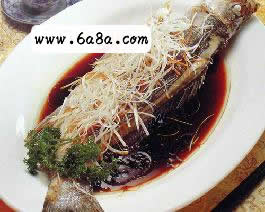 油潑鱸魚(yú)的做法 油潑鱸魚(yú)的做法