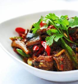 紅辣椒爆炒鱔片的做法 紅辣椒爆炒鱔片的做法