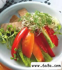 鮪魚(yú)甜椒沙拉的做法 鮪魚(yú)甜椒沙拉的做法