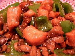 青椒炒貍?cè)舛〉淖龇? title=