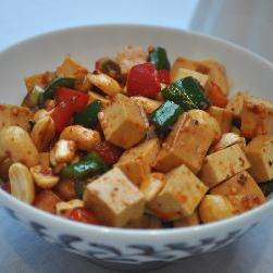 青紅椒拌鹵豆干的做法 青紅椒拌鹵豆干的做法