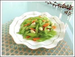 涼拌芹菜花生的做法 涼拌芹菜花生的做法