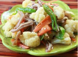 菜花耳絲小炒的做法 菜花耳絲小炒的做法