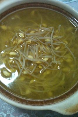 極簡(jiǎn)主義——雞汁豆芽湯的做法 極簡(jiǎn)主義——雞汁豆芽湯的做法