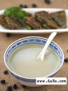 黑豆?jié){+豆渣餅的做法 黑豆?jié){+豆渣餅的做法