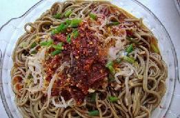 麻辣雞絲蕎面的做法 麻辣雞絲蕎面的做法