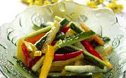 尖椒黃瓜條的做法 尖椒黃瓜條的做法