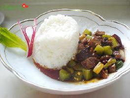 辣子雞丁煲崽飯的做法 辣子雞丁煲崽飯的做法