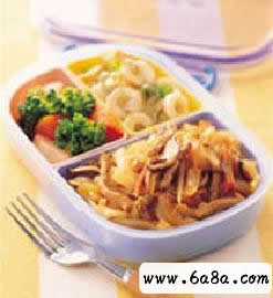 炒河粉便當(dāng)?shù)淖龇? title=