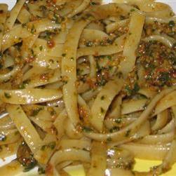 無(wú)奶番茄干香蒜醬的做法 無(wú)奶番茄干香蒜醬的做法