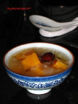 滋潤(rùn)養(yǎng)顏的銀耳南瓜羹的做法 滋潤(rùn)養(yǎng)顏的銀耳南瓜羹的做法