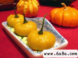 一瓜二用的南瓜餅和南瓜排骨盅的做法 一瓜二用的南瓜餅和南瓜排骨盅的做法