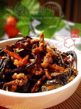 黃瓜皮炒肉的做法 黃瓜皮炒肉的做法