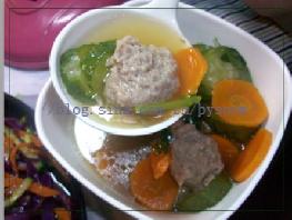 老黃瓜汆丸子湯的做法 老黃瓜汆丸子湯的做法