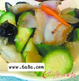 多寶魚柳炒絲瓜的做法 多寶魚柳炒絲瓜的做法