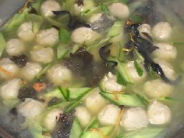 團(tuán)團(tuán)圓圓丸子湯的做法 團(tuán)團(tuán)圓圓丸子湯的做法