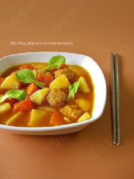 香味濃郁的咖喱肉丸湯的做法 香味濃郁的咖喱肉丸湯的做法