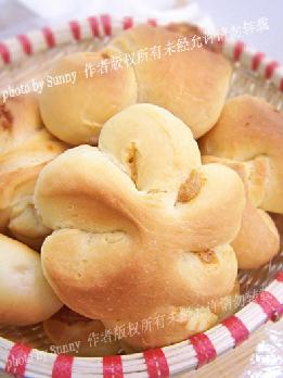 早餐肉松面包的做法 早餐肉松面包的做法