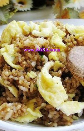 醬油炒飯的做法 醬油炒飯的做法