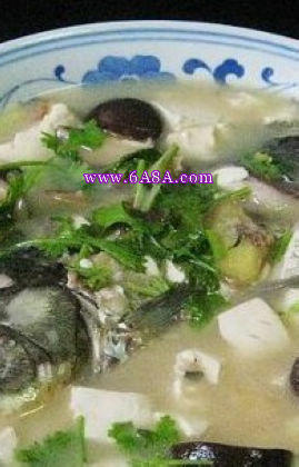 香菇豆腐鯽魚(yú)湯的做法 香菇豆腐鯽魚(yú)湯的做法
